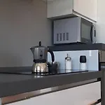 Mari Vila Dervio