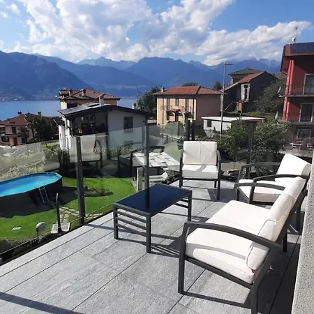 Mari Villa Dervio