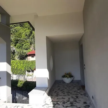 Mari Villa *