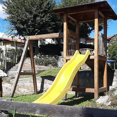 Mari Villa *