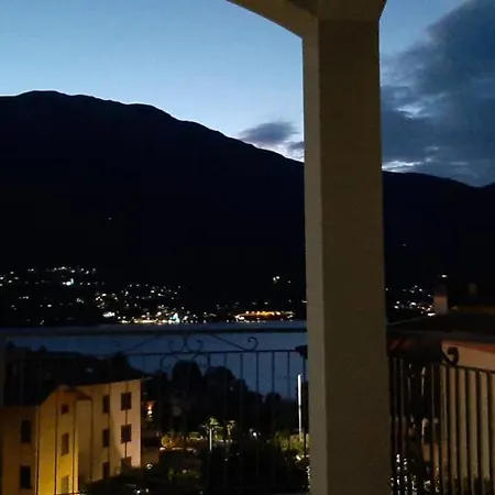 Mari Villa Dervio