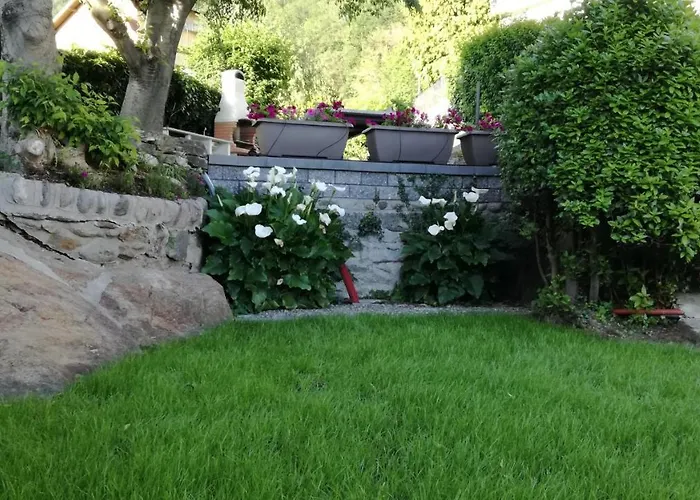 Mari Villa Dervio